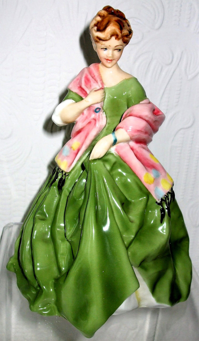 Royal Worcester RW 3629 First Dance 1a
