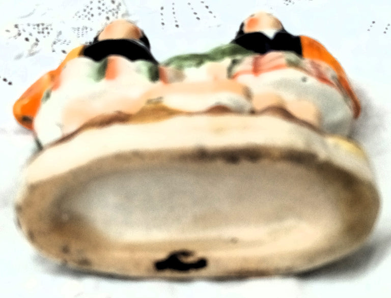 Toy Children with rabbit 1e