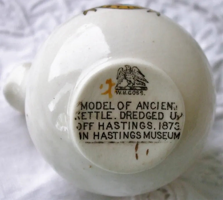 Antique W.H. Goss ~ Hastings Kettle ~ A.C.C. No. 140 ~ Hastings ~ * MATCHING ARMS *