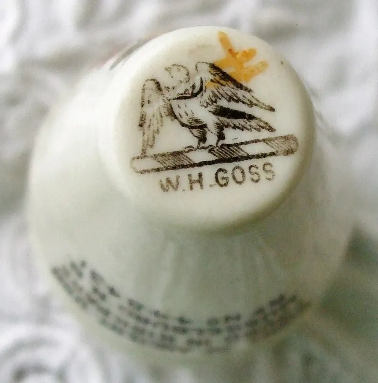 Antique W.H. Goss ~ Musselburgh Kirkpark Ancient Urn ~ A.C.C. No. 206 ~ Shakespeare's Arms