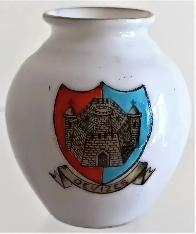 Antique W.H. Goss ~ Norwich Urn ~ Devizes