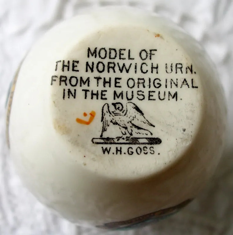 Antique W.H. Goss ~ Norwich Urn ~ A.C.C. No. 213 ~ Norwich ~ Norwich Priory ~ * MATCHING ARMS *