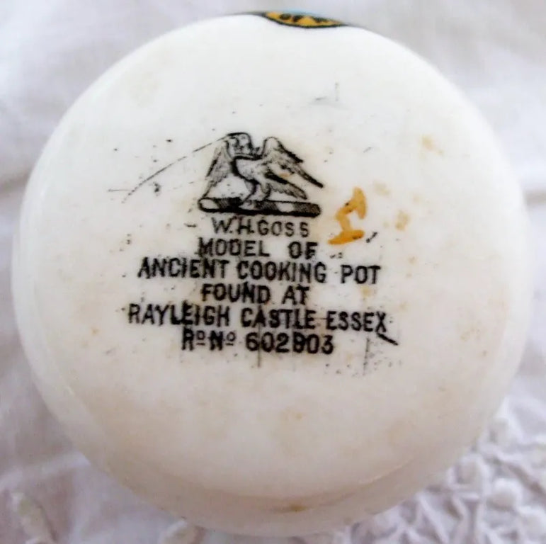 Antique W.H. Goss ~ Rayleigh Ancient Cooking Pot ~ A.C.C. No. 238 ~ See of Wells