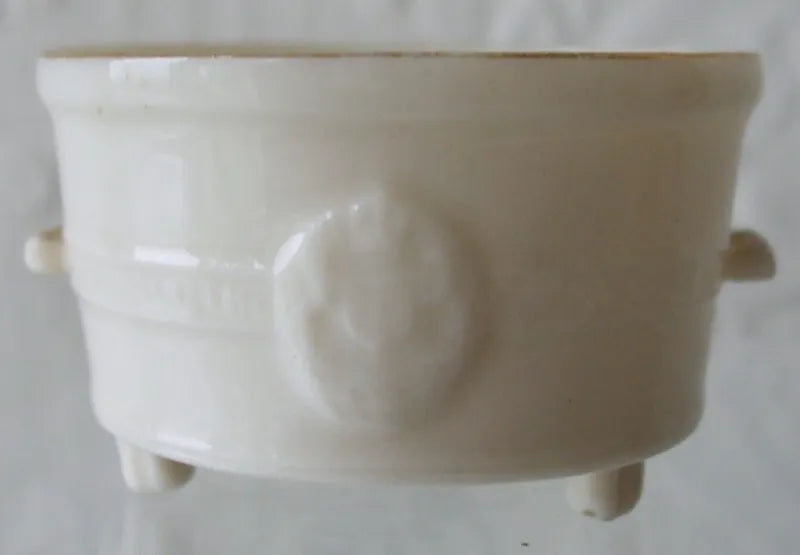 Antique W.H. Goss ~ Ashbourne Bushel ~ A.C.C. No. 9 ~ Southend-on-Sea