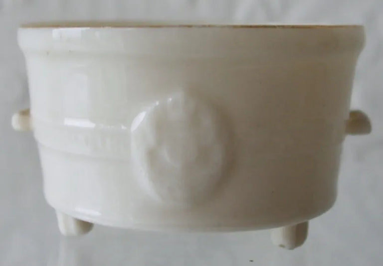 Antique W.H. Goss ~ Ashbourne Bushel ~ A.C.C. No. 9 ~ Southend-on-Sea