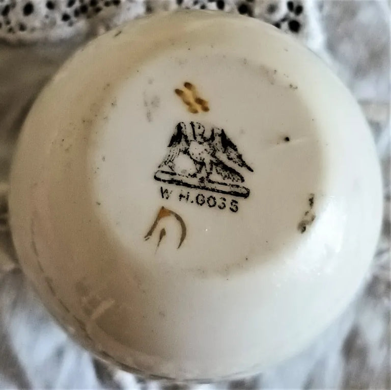 Antique W.H. Goss ~ Fairy Ball Vase ~ Crinkle Top ~ Worthing