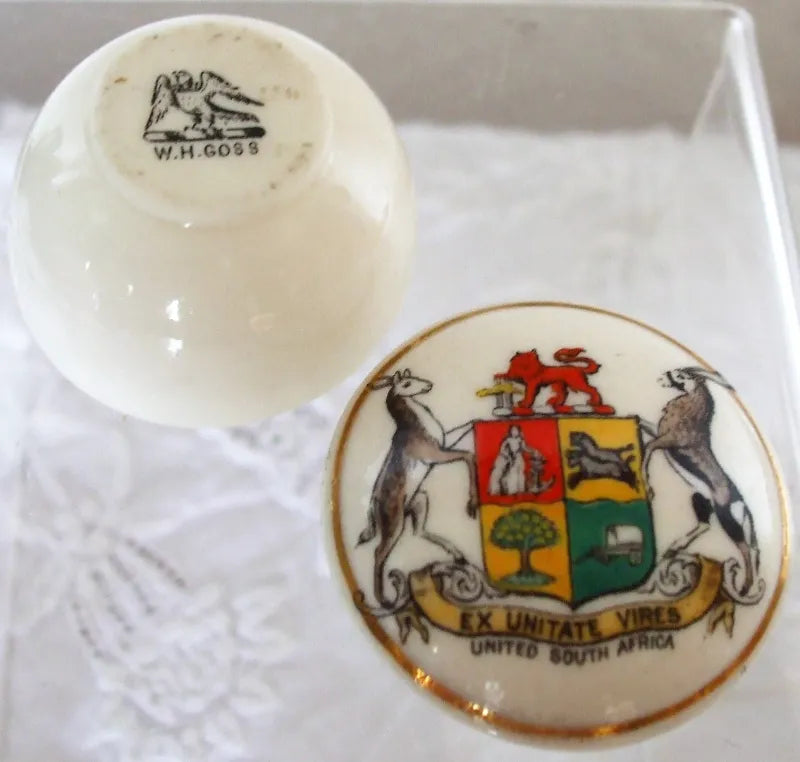 Antique W.H. Goss ~ Ball Lip Salve Pot & Cover ~ United South Africa