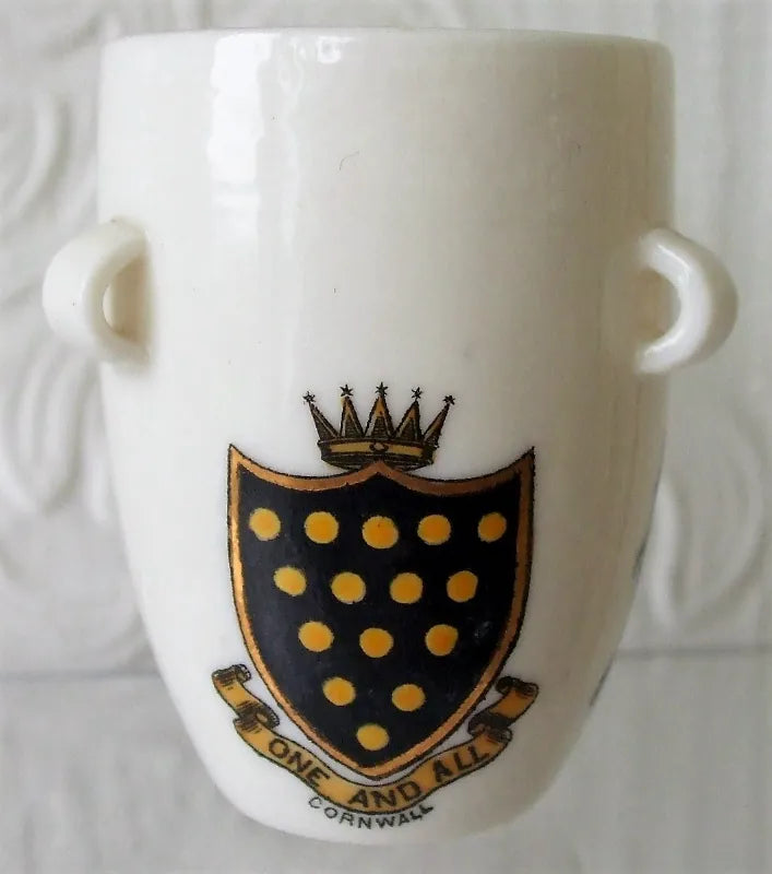 Antique W.H. Goss ~ Gerrans Celtic Cinerary Urn ~ A.C.C. No. 120 ~ Cornwall  Truro  See of Truro