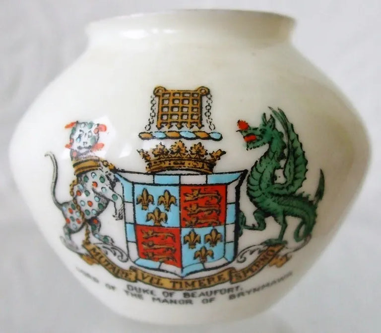 Antique W.H. Goss ~ Kettering Urn ~ A.C.C. No. 164 ~ Duke of Beaufort