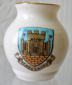 Antique W.H. Goss ~ Tewkesbury Saxon Urn ~ A.C.C. No. 273 ~ Tewkesbury ~ * MATCHING ARMS *
