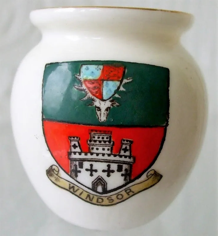 Antique W.H. Goss ~ Windsor Urn ~ A.C.C. No. 299 ~ Windsor ~ * MATCHING ARMS *