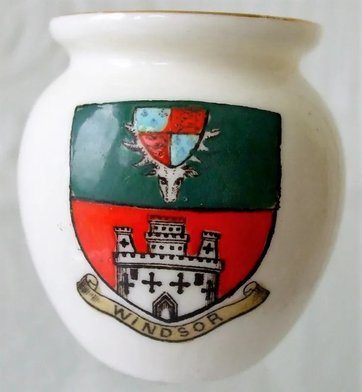 Antique W.H. Goss ~ Windsor Urn ~ A.C.C. No. 299 ~ Windsor ~ * MATCHING ARMS *