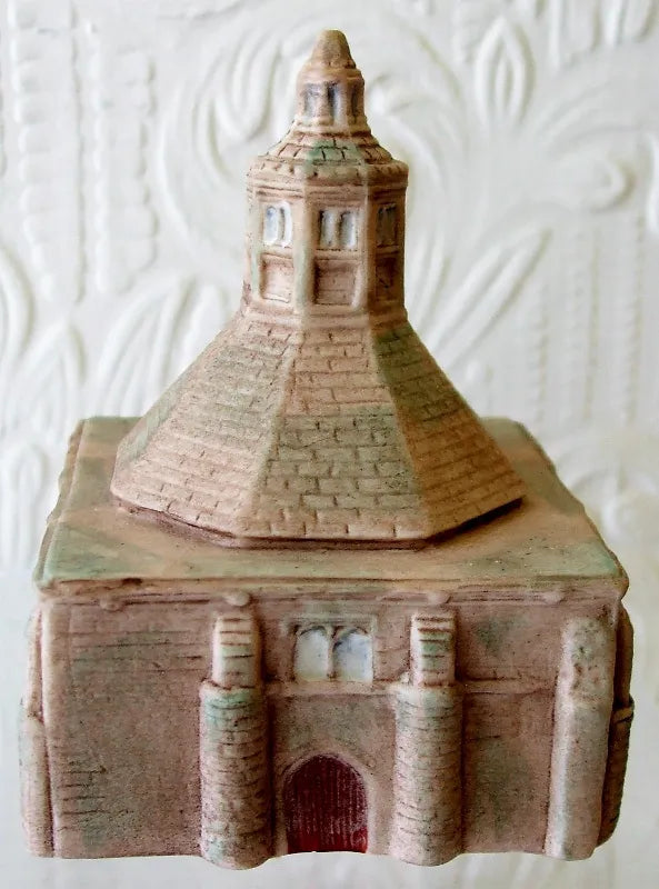 Antique W.H. Goss ~ Glastonbury Abbey - The Abbot's Kitchen ~ A.C.C. No. 420