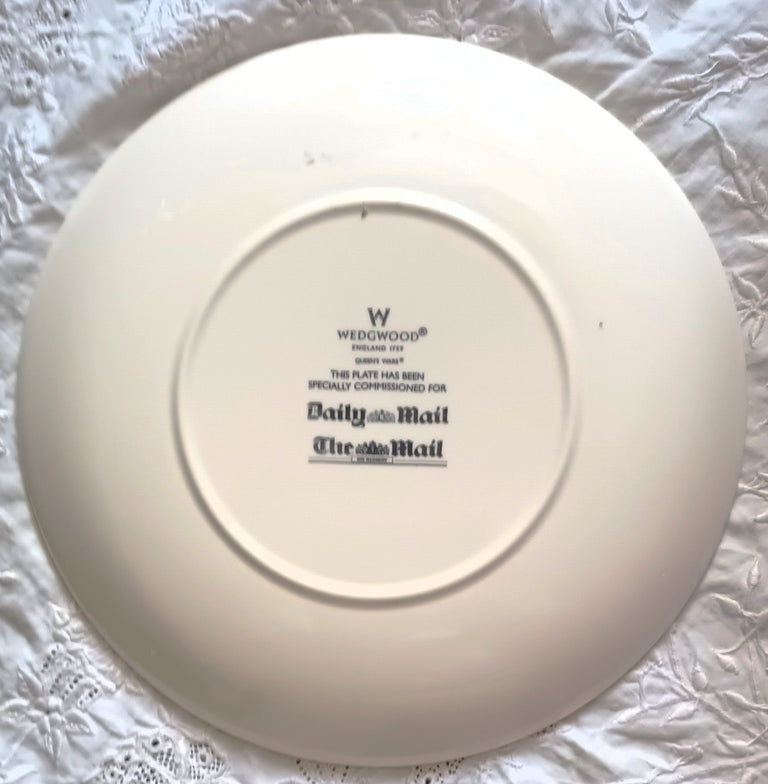 Wedgwood Commemorative Plate ~ Queen Elizabeth The Queen Mother 1900 - 2002