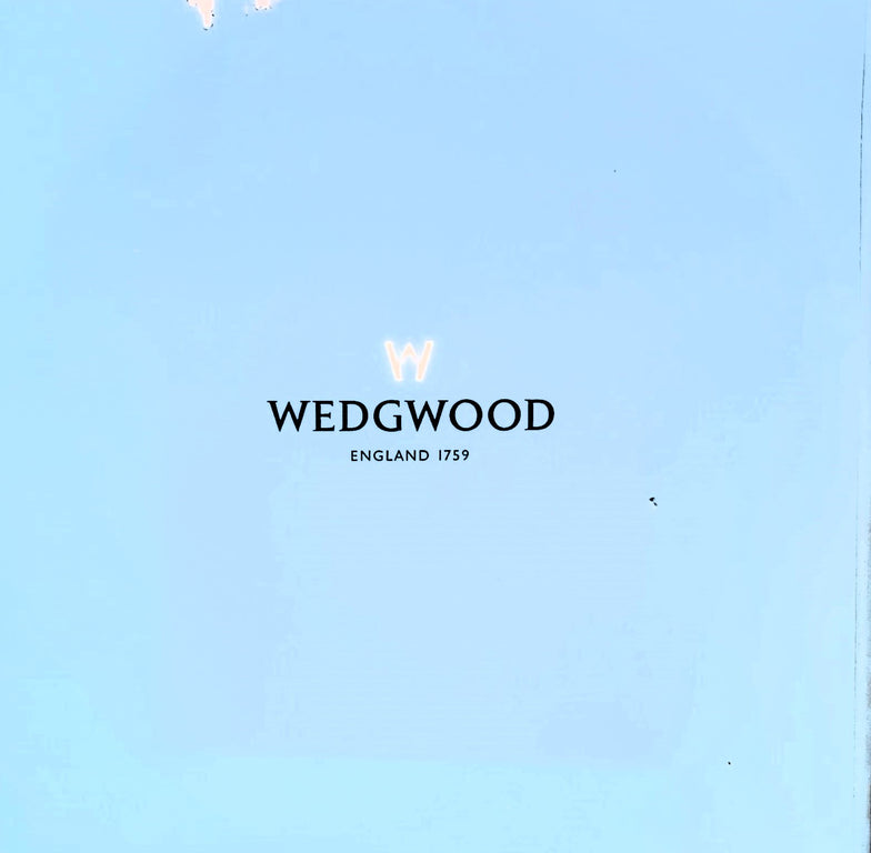 Wedgwood Commemorative Plate ~ Queen Elizabeth The Queen Mother 1900 - 2002
