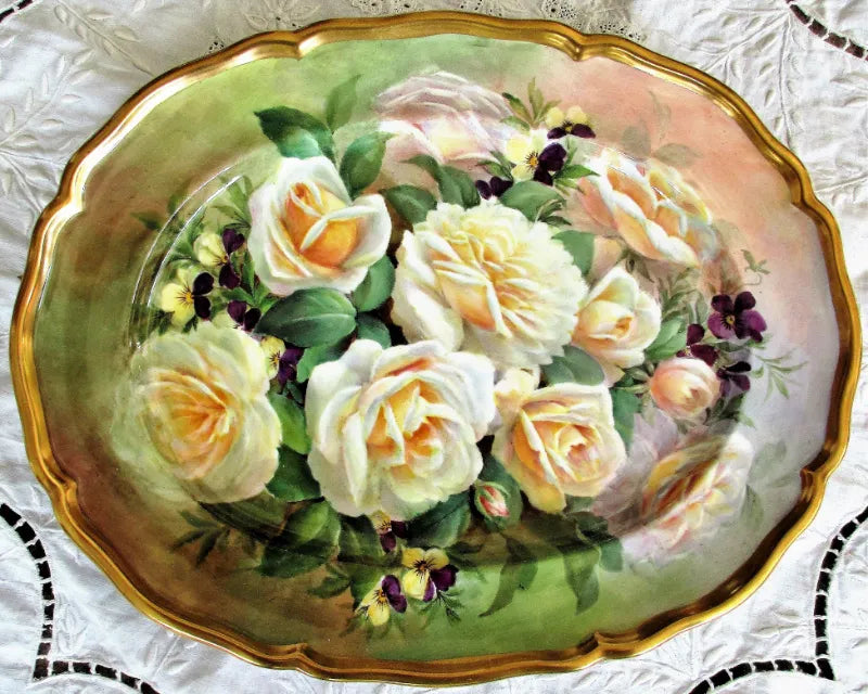 Porcelain Cabinet Dish ~ 