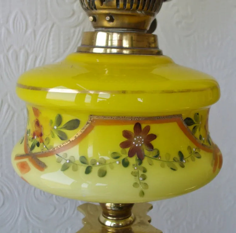 Antique English Victorian Brass Oil Lamp