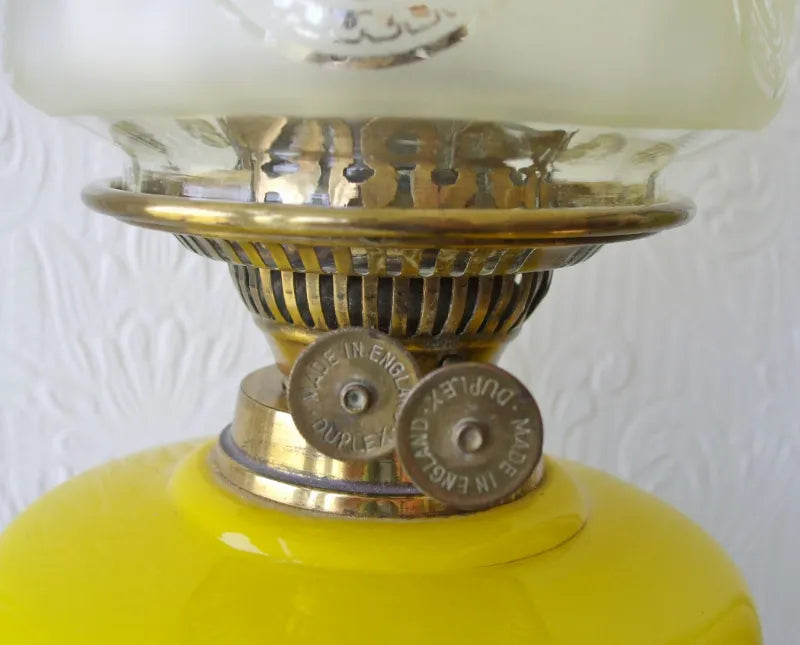 Antique English Victorian Brass Oil Lamp